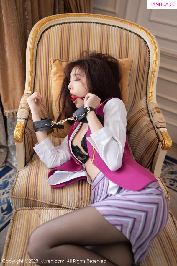 陆萱萱  [XiuRen]高清写真图 2023.04.13 No.6573 陆萱萱 制服美腿第17张图片
